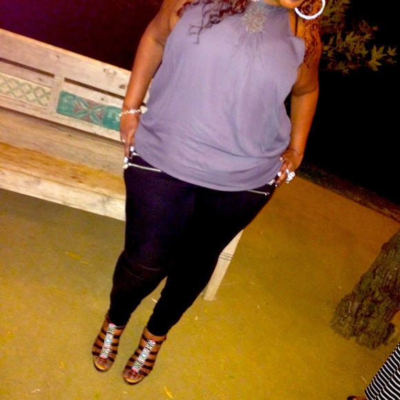 Gray Sleeveless Top With Lace Neck Detail - Picture 2 of 6